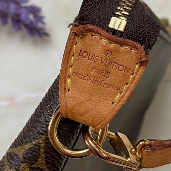 Pochette monogram canvas - Picture 7 of 8